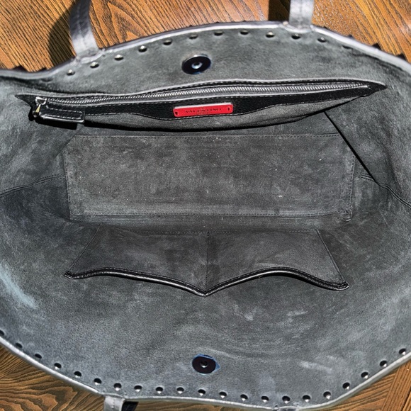 Valentino Garavani Rockstud Tote - Picture 6 of 11